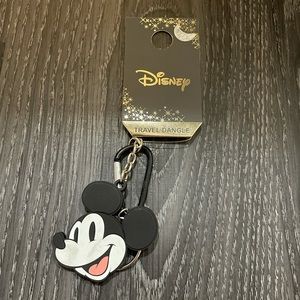 NWT Disney Mickey / Minnie / Pluto /Goofy / Donald/ Daisy travel dangle keychain